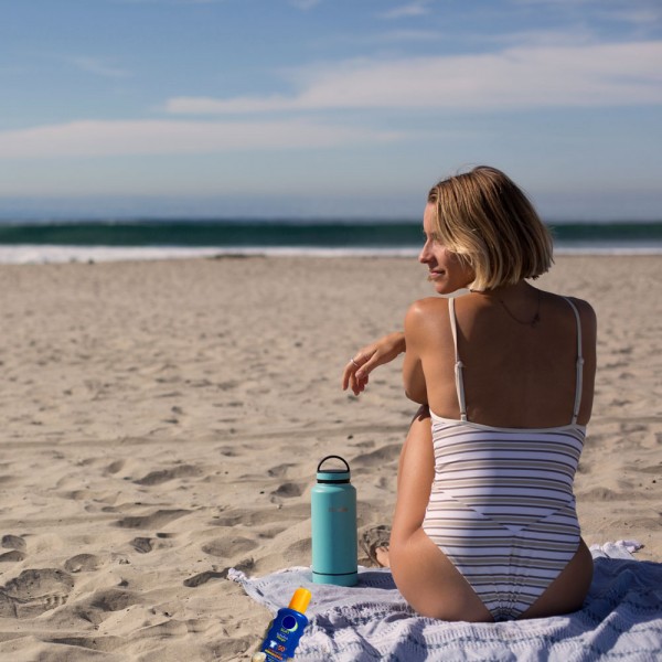 Cómo quitar manchas de bronceador de bañadores y bikinis
