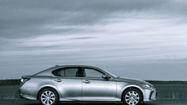 Cuál es la gran desventaja de los coches híbridos y eléctricos