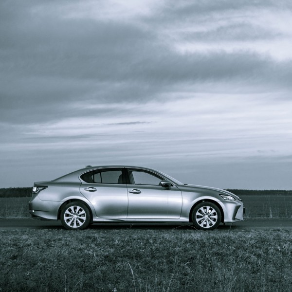 Cuál es la gran desventaja de los coches híbridos y eléctricos