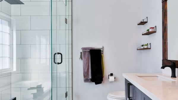 11 geniales trucos de limpieza caseros para el baño