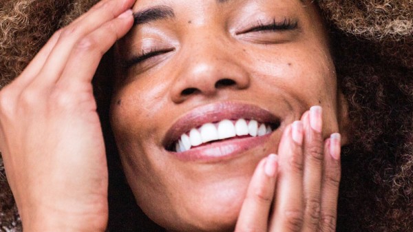 Cómo realizar una rutina de belleza antiedad (sin pasar por el quirófano)