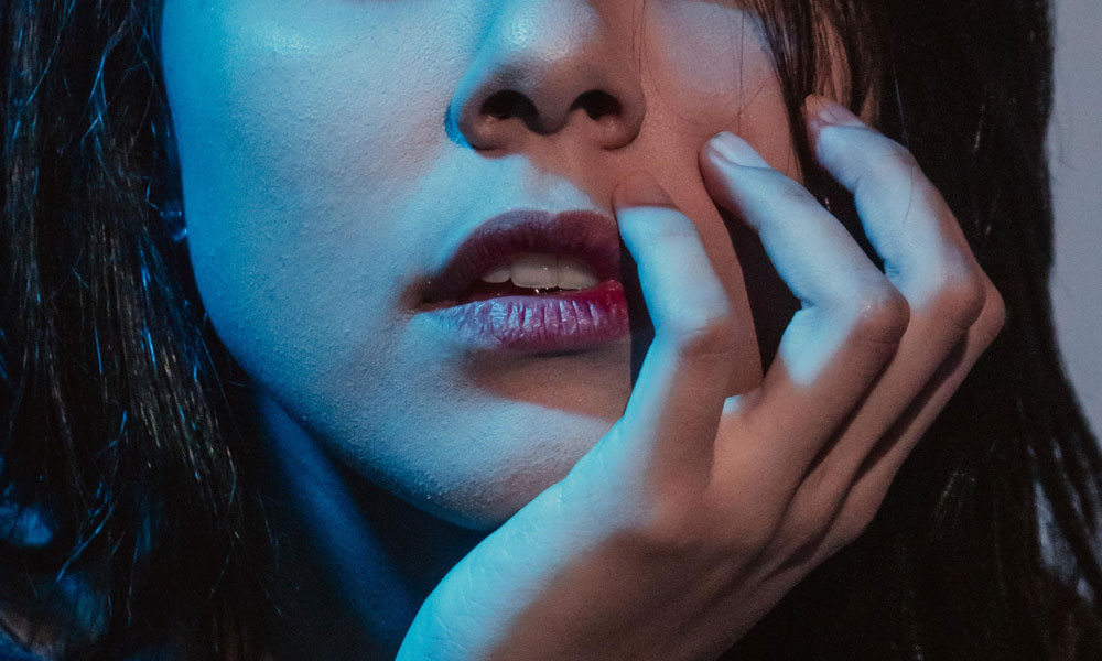 por qué tengo los labios morados