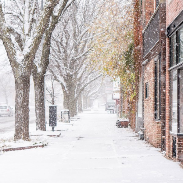¿Cuándo cuaja la nieve en el suelo?