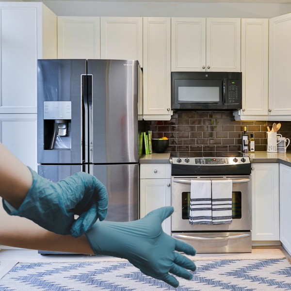 Cómo limpiar detrás y debajo de los electrodomésticos de la cocina