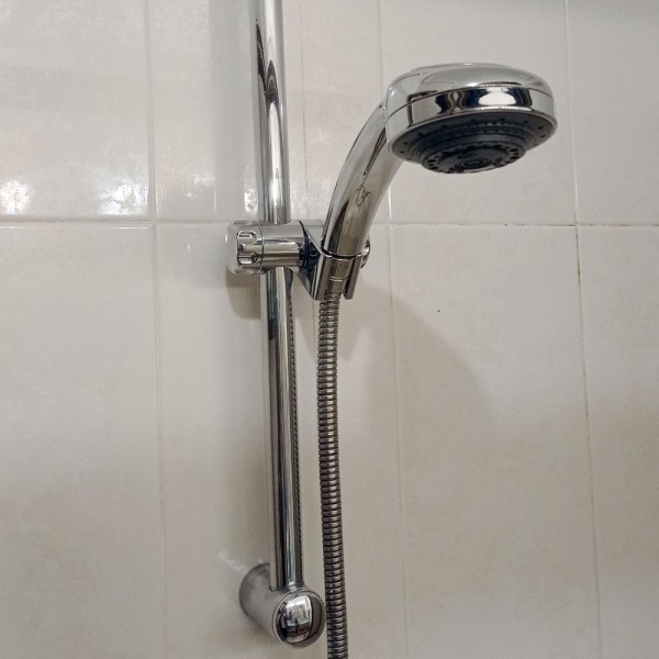 Cómo cambiar el soporte de la ducha de forma rápida y fácil