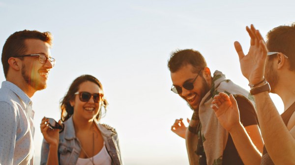 74 preguntas de 'Verdad o reto' para adolescentes y jóvenes