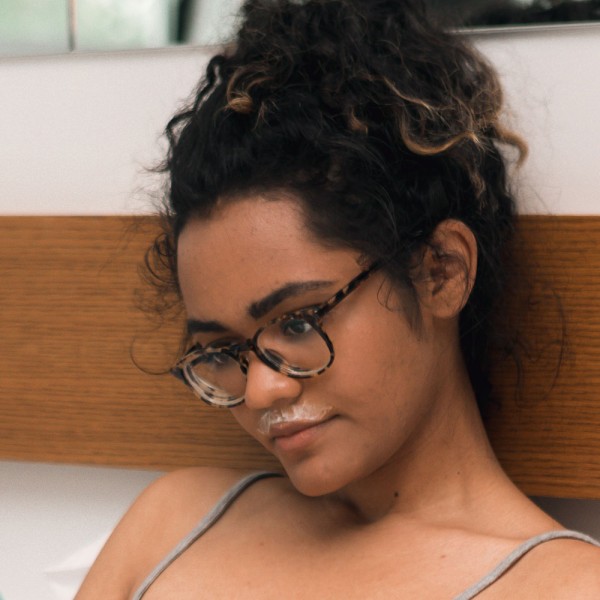 Vello facial en niñas y adolescentes: ¿qué lo causa y cómo eliminarlo?