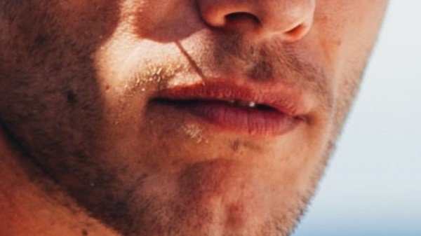 Hoyuelo en la barbilla: ¿qué es y por qué sale?