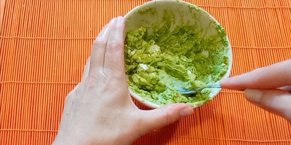 pastel de aguacate y salmón, paso 3