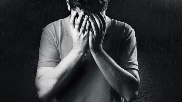 Depresión después de los 40. Por qué hombres y mujeres caen en la crisis de los 40