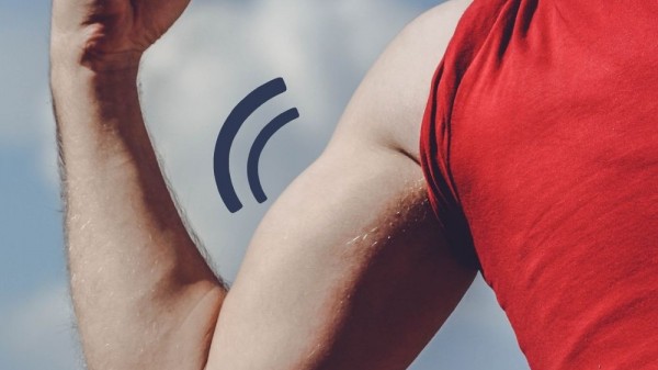 Se mueve y tiembla el músculo solo, ¿por qué?