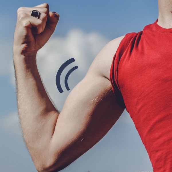 Se mueve y tiembla el músculo solo, ¿por qué?