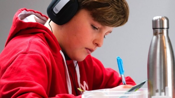 Estudiar con música de fondo, ¿concentra o desconcentra?