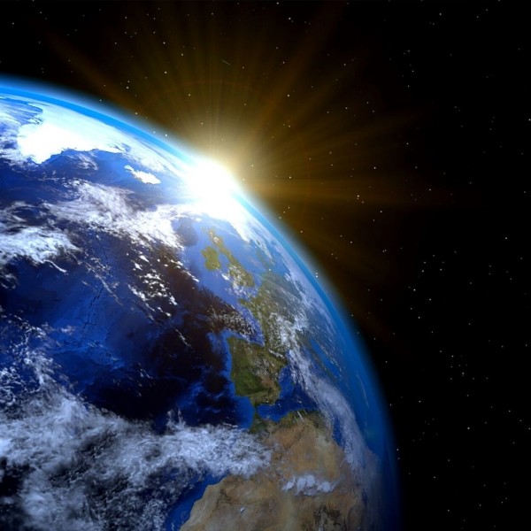 Cuál es la diferencia entre solsticio y equinoccio