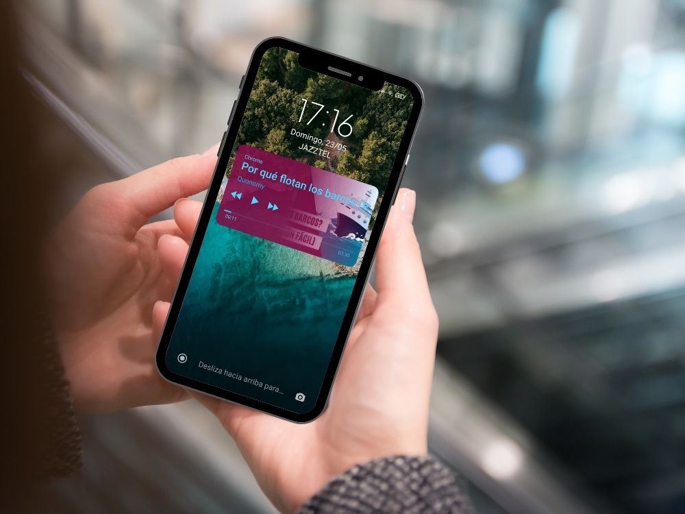 escuchar youtube con el móvil apagado