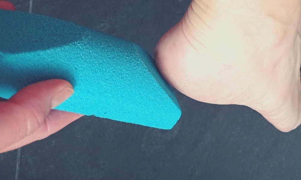 quitar durezas con la piedra pómez