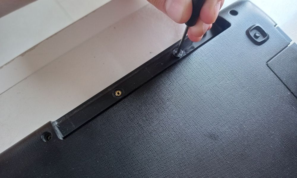 cambiar la batería de tu lenovo, paso 2