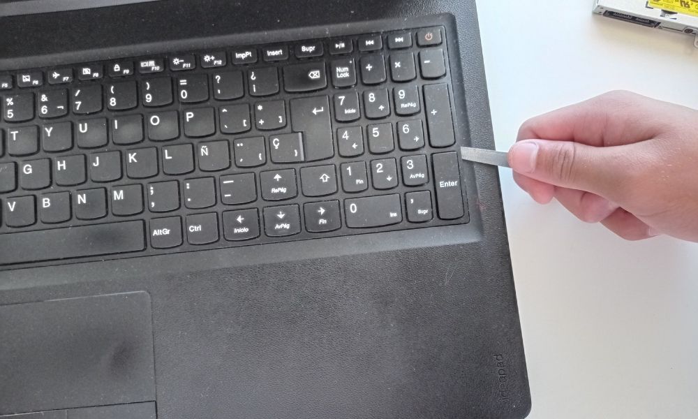 cambiar la batería de tu lenovo, paso 3