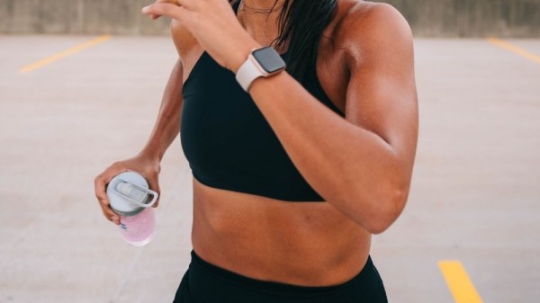 Cómo hidratarse bien al correr: verdades y mitos