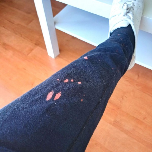 Cómo eliminar manchas de lejía de la ropa u otros textiles