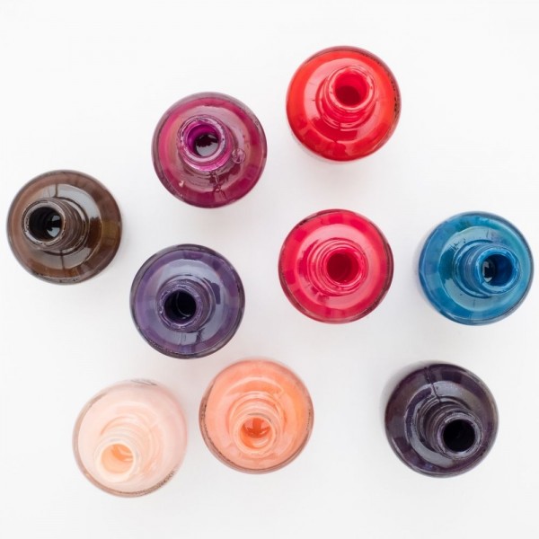 Cómo arreglar un esmalte de uñas seco (un truco eficaz)