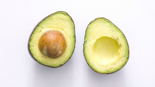 El mejor truco para que el aguacate dure más