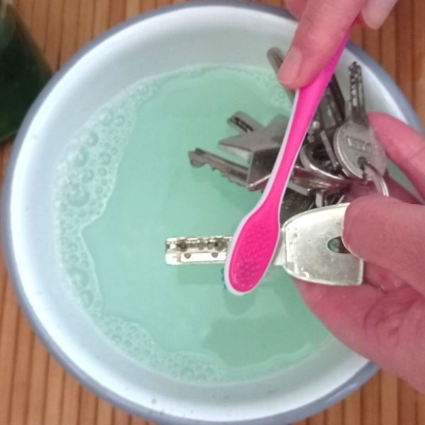 Cómo limpiar y desinfectar tus llaves de forma eficaz