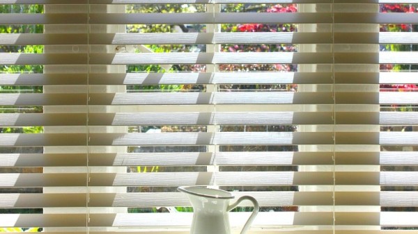 Un truco genial para limpiar las persianas venecianas en la mitad de tiempo