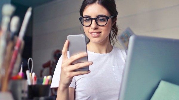 Cómo ver TikTok o Instagram sin tocar la pantalla (en Android e iOS)