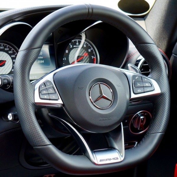 Cómo limpiar un volante de cuero: trucos y consejos