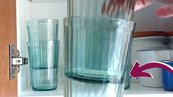 Cómo separar dos vasos encajados: el truco más rápido