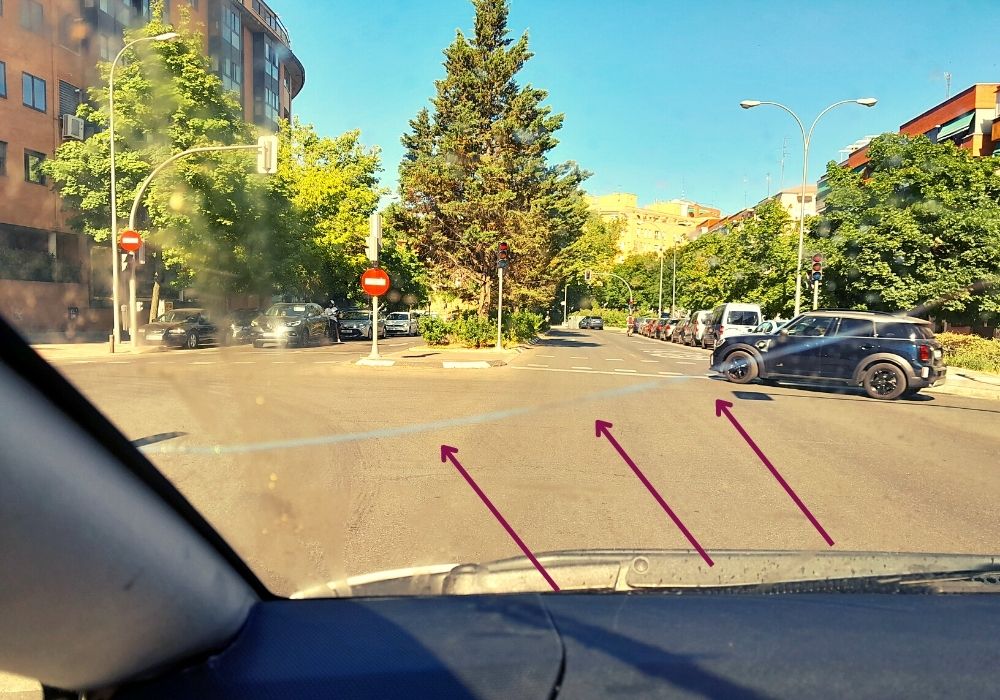 grieta en el parabrisas del coche