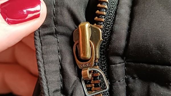 Tela atascada en la cremallera: ¿cómo sacarla?