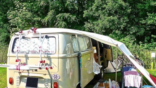 Los imprescindibles para viajar estas vacaciones en furgoneta