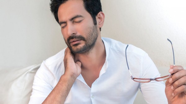 Qué hacer si tengo tortícolis o contractura de cuello