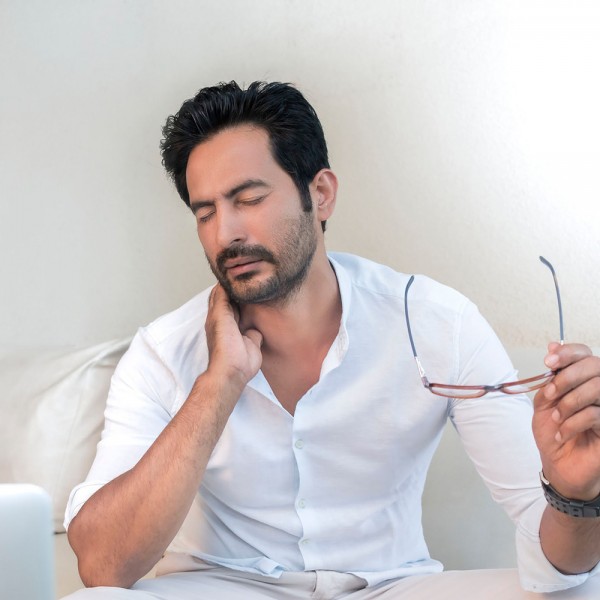Qué hacer si tengo tortícolis o contractura de cuello