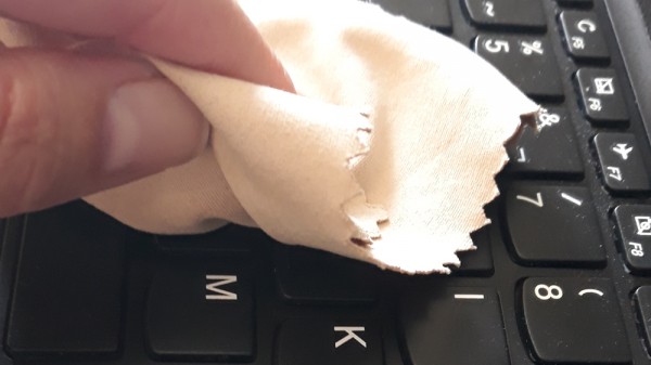 Por qué debes limpiar el teclado con frecuencia y cómo hacerlo