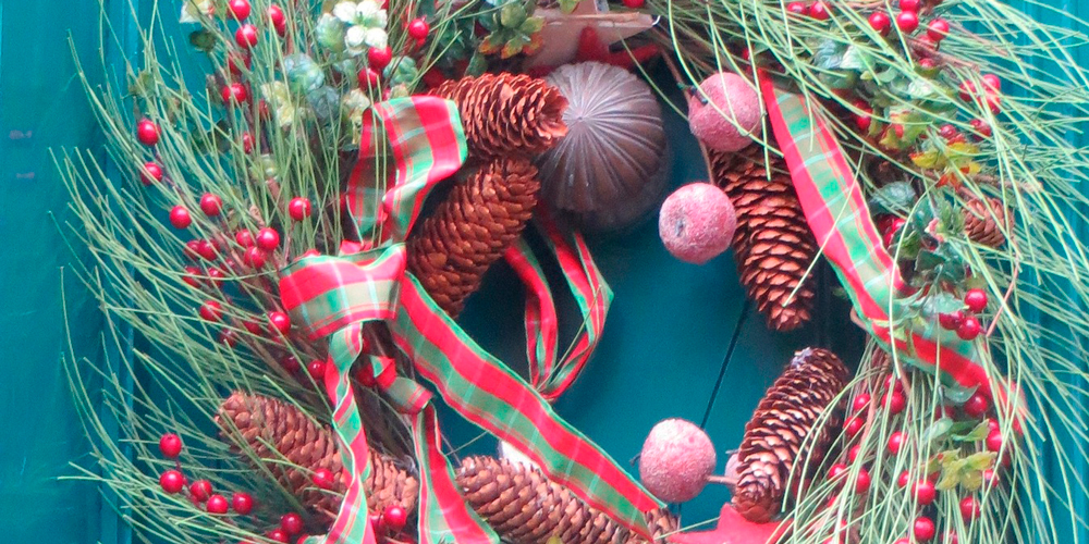 cómo decorar de navidad la puerta