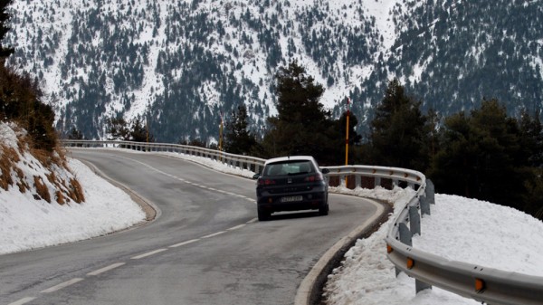 Guía práctica para conducir con nieve de forma segura