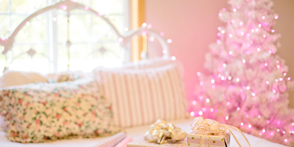 Árbol de Navidad blanco y rosa