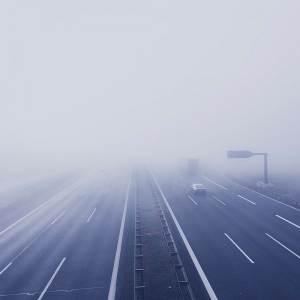 Cómo conducir con niebla de forma segura