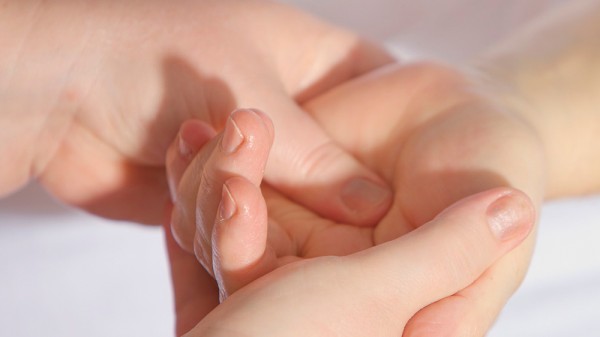 Qué es la acupresión y qué beneficios tiene un masaje de acupresión