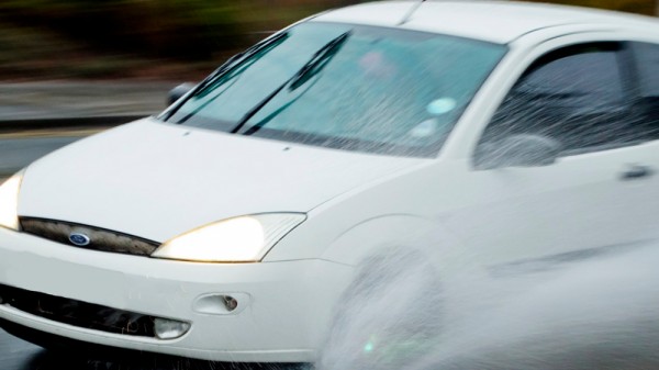 Cómo conducir con lluvia intensa